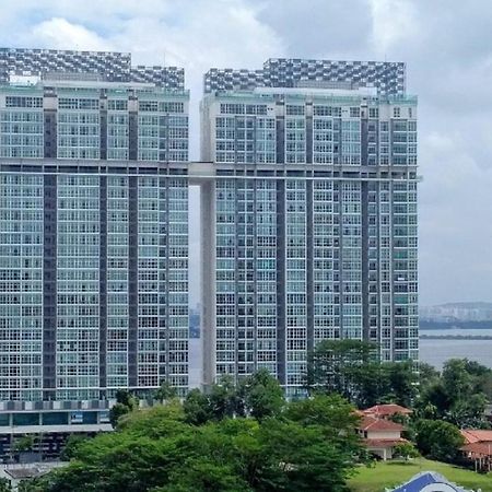 Experience The Coast - Hostahome Suites At Paragon Residence Near Downtown Johor Bahru Bagian luar foto
