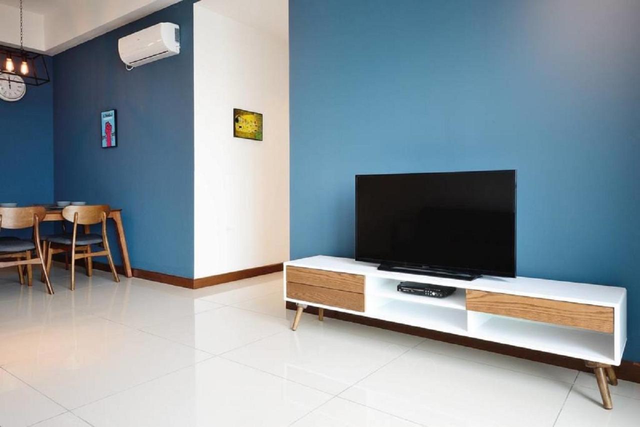 Experience The Coast - Hostahome Suites At Paragon Residence Near Downtown Johor Bahru Bagian luar foto