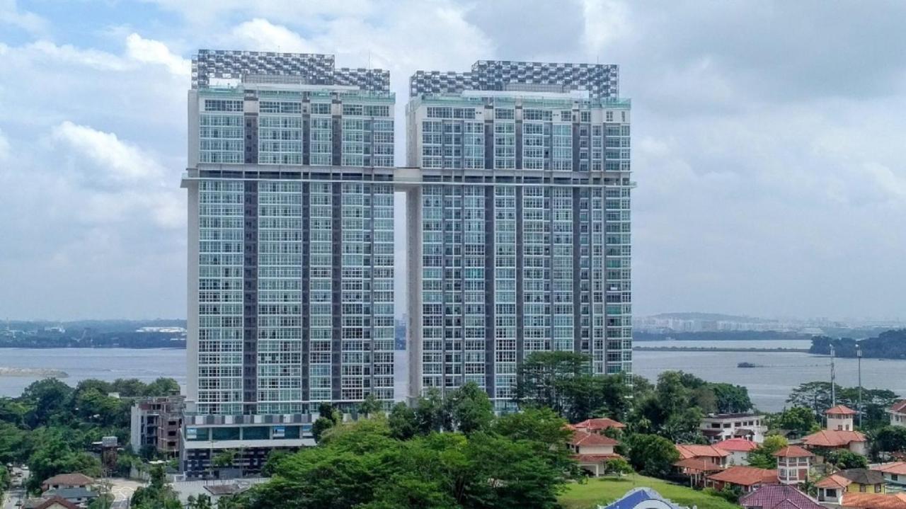 Experience The Coast - Hostahome Suites At Paragon Residence Near Downtown Johor Bahru Bagian luar foto