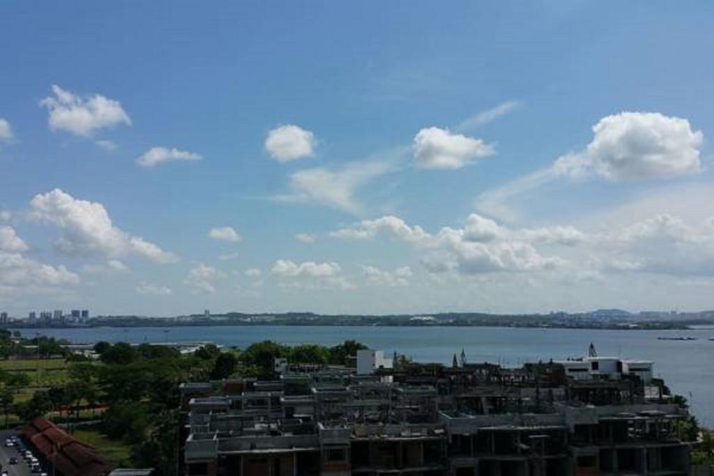 Experience The Coast - Hostahome Suites At Paragon Residence Near Downtown Johor Bahru Bagian luar foto